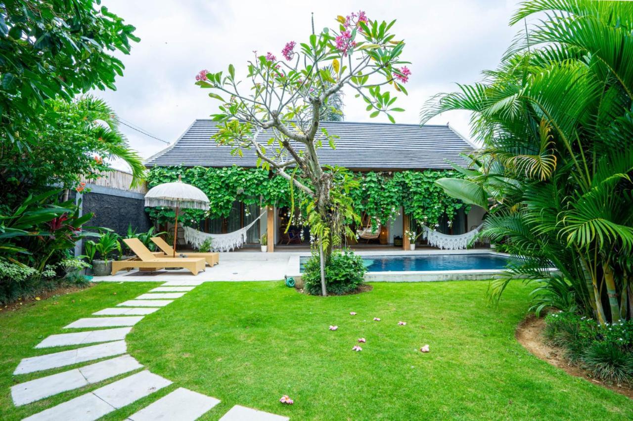 Pura Villa Canggu Extérieur photo